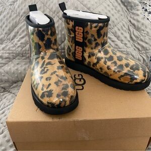 UGG women’s classic clear mini Boot